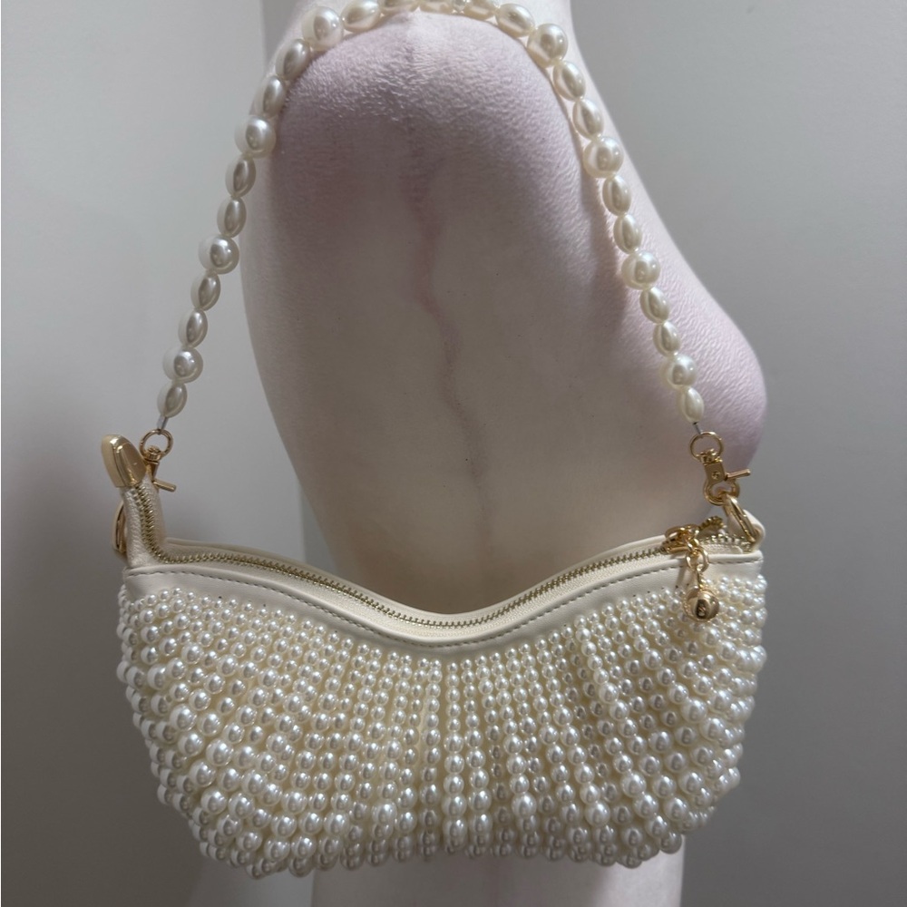 Chic Pearl-Embellished White Shoulder Bag - Picture 2 of 3